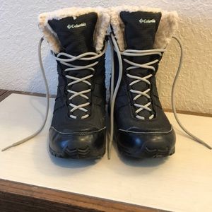 Black Columbia Boots with Omni-Heat, Size 8